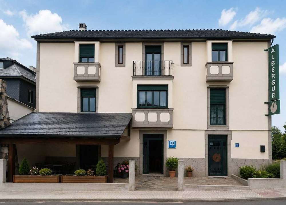 Fachada Albergue Porta Santa 2