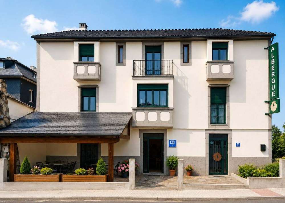 Fachada Albergue Porta Santa