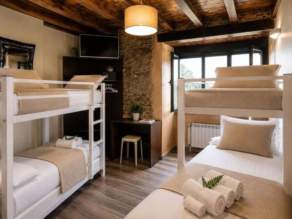 Habitacion 4 Literas Albergue Porta Santa