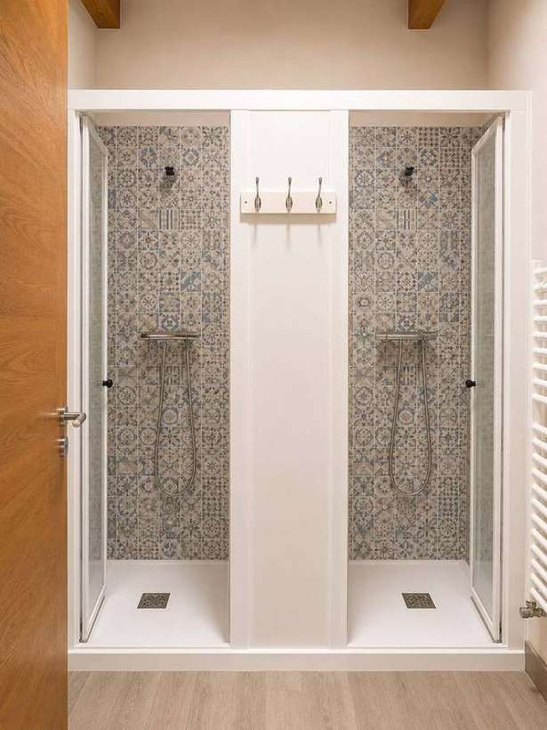 Ducha Habitacion 6 Literas Albergue Porta Santa