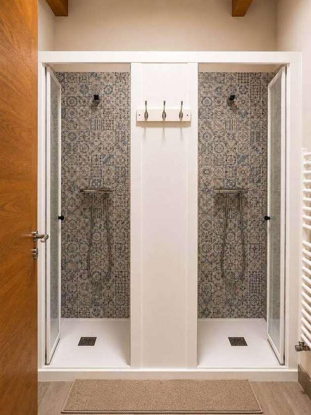 Ducha Habitacion 8 Literas Albergue Porta Santa