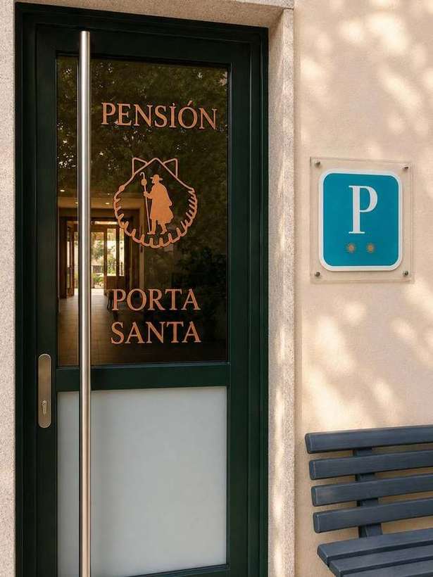 Puerta Principal Pension Porta Santa